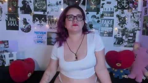 Snapshot of hellen21rose chatting on 02-03-26, 05:27 hellen online show from 02-03-26, 05:27