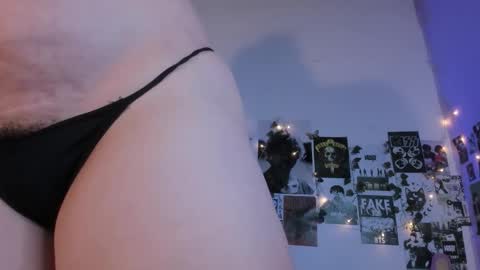 Snapshot of hellen21rose chatting on 02-24-26, 04:43 hellen online show from 02-24-26, 04:43