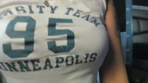 hellen__smith_ online show from 11-11-25, 01:00