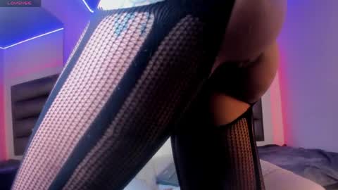 hellen__smith_ online show from 04-26-26, 01:47