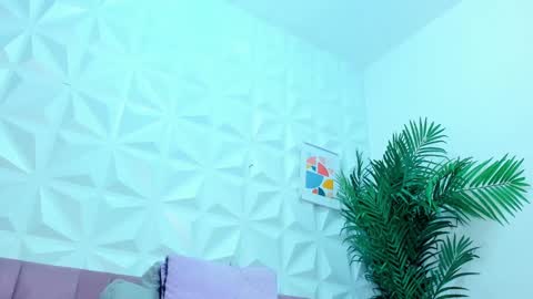 hellen     online show from 01-18-25, 07:04