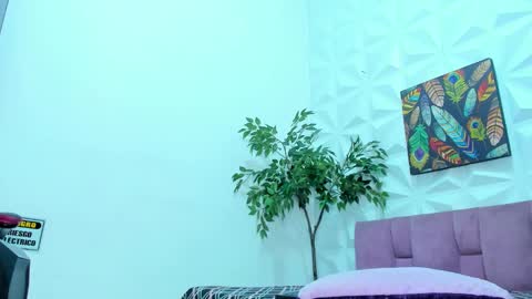 hellen     online show from 02-19-25, 07:16