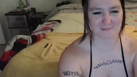 Snapshot of hellienadesroser chatting on 06-11-26, 12:32 HellienaDesroser online show from 06-11-26, 12:32