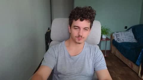 Snapshot of hellish_sugar chatting on 10-17-25, 06:38 Remy online show from 10-17-25, 06:38