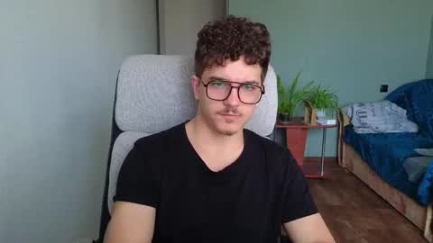 Snapshot of hellish_sugar chatting on 10-28-25, 07:12 Remy online show from 10-28-25, 07:12