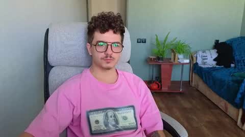 Snapshot of hellish_sugar chatting on 10-30-25, 07:21 Remy online show from 10-30-25, 07:21