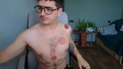 Snapshot of hellish_sugar chatting on 10-31-25, 07:20 Remy online show from 10-31-25, 07:20