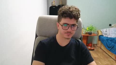 Snapshot of hellish_sugar chatting on 11-13-25, 02:49 Remy online show from 11-13-25, 02:49