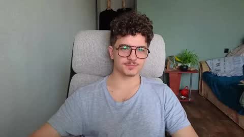 Snapshot of hellish_sugar chatting on 11-14-25, 08:57 Remy online show from 11-14-25, 08:57