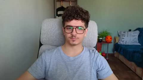 Snapshot of hellish_sugar chatting on 11-21-25, 10:58 Remy online show from 11-21-25, 10:58