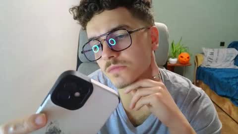 Snapshot of hellish_sugar chatting on 11-27-25, 02:08 Remy online show from 11-27-25, 02:08