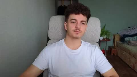 Snapshot of hellish_sugar chatting on 12-02-25, 10:09 Remy online show from 12-02-25, 10:09