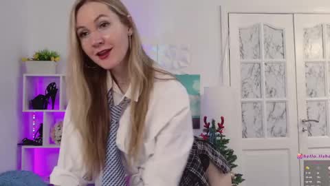Snapshot of hello_lisha chatting on 12-23-24, 08:11 Alisia  Monday to Friday from 10 am to 4 pm GMT 2 online show from 12-23-24, 08:11