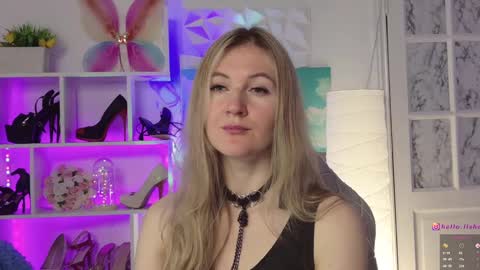 Snapshot of hello_lisha chatting on 01-13-25, 08:05 Alisia  Monday to Friday from 10 am to 4 pm GMT 2 online show from 01-13-25, 08:05