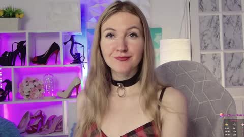 Snapshot of hello_lisha chatting on 01-17-25, 09:17 Alisia  Monday to Friday from 10 am to 4 pm GMT 2 online show from 01-17-25, 09:17