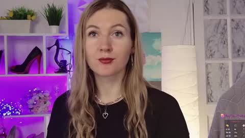 Snapshot of hello_lisha chatting on 01-24-25, 09:06 Alisia  Monday to Friday from 10 am to 4 pm GMT 2 online show from 01-24-25, 09:06