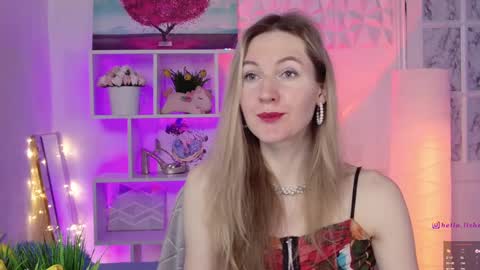 Snapshot of hello_lisha chatting on 02-19-25, 08:55 Alisia  Monday to Friday from 10 am to 4 pm GMT 2 online show from 02-19-25, 08:55