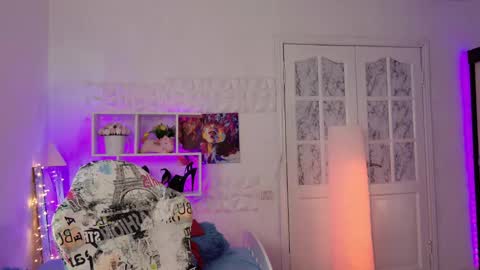 Snapshot of hello_lisha chatting on 03-11-25, 10:18 Alisia  Monday to Friday from 10 am to 4 pm GMT 2 online show from 03-11-25, 10:18
