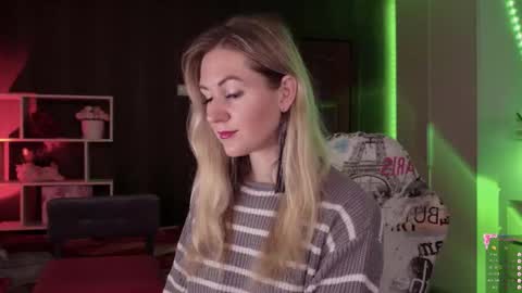 Snapshot of hello_lisha chatting on 10-10-25, 08:13 Alisia  Monday to Friday from 10 am to 4 pm GMT 2 online show from 10-10-25, 08:13