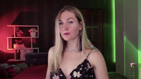 Snapshot of hello_lisha chatting on 10-13-25, 08:36 Alisia  Monday to Friday from 10 am to 4 pm GMT 2 online show from 10-13-25, 08:36