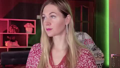 Snapshot of hello_lisha chatting on 10-22-25, 08:03 Alisia  Monday to Friday from 10 am to 4 pm GMT 2 online show from 10-22-25, 08:03