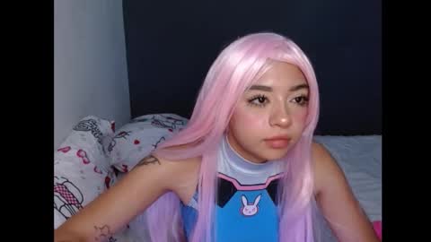 hellokitty_valery1 online show from 12-15-25, 09:46