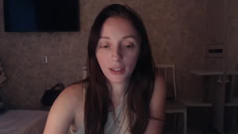 Snapshot of hellokittykaty chatting on 12-19-24, 06:45 Victory online show from 12-19-24, 06:45