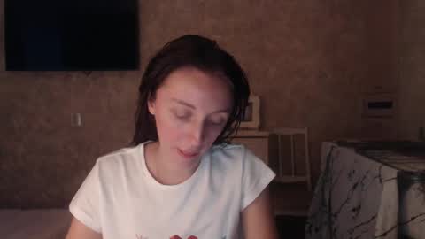 Snapshot of hellokittykaty chatting on 12-26-24, 06:52 Victory online show from 12-26-24, 06:52