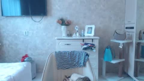 Snapshot of hellokittykaty chatting on 01-13-25, 10:25 Victory online show from 01-13-25, 10:25