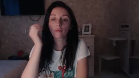 Snapshot of hellokittykaty chatting on 01-21-25, 06:33 Victory online show from 01-21-25, 06:33