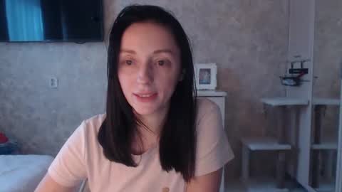 Snapshot of hellokittykaty chatting on 02-18-25, 06:26 Victory online show from 02-18-25, 06:26