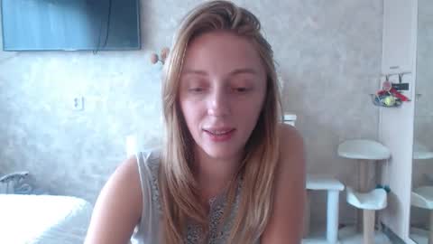 Snapshot of hellokittykaty chatting on 09-16-25, 06:14 Victory online show from 09-16-25, 06:14