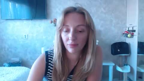 Snapshot of hellokittykaty chatting on 09-25-25, 06:17 Victory online show from 09-25-25, 06:17