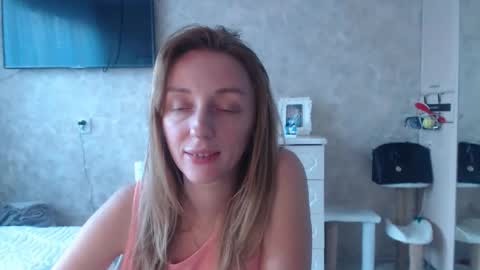 Snapshot of hellokittykaty chatting on 10-14-25, 06:14 Victory online show from 10-14-25, 06:14