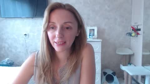 Snapshot of hellokittykaty chatting on 10-15-25, 07:19 Victory online show from 10-15-25, 07:19