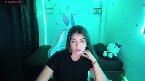 Snapshot of helloo_kityy25 chatting on 02-10-25, 02:19 helloo_kityy25 online show from 02-10-25, 02:19