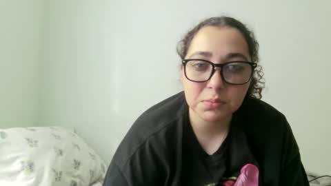 Snapshot of hellooli chatting on 12-16-25, 10:04 hellooli online show from 12-16-25, 10:04