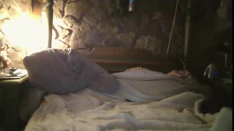 Snapshot of hellsbanger chatting on 03-05-25, 09:59 hellsbanger online show from 03-05-25, 09:59