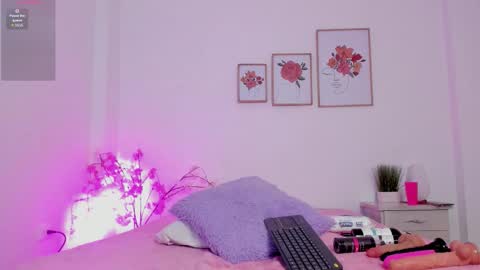 Hellzel online show from 10-20-25, 07:14