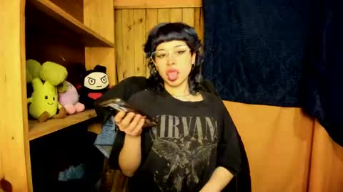 helokitkat online show from 10-21-25, 01:17