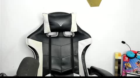 heluehorny13 online show from 12-27-24, 05:42