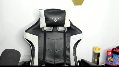 heluehorny13 online show from 01-10-25, 06:42