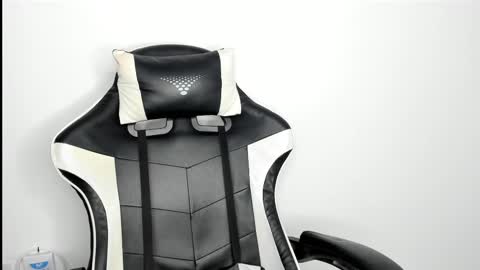 heluehorny13 online show from 02-12-25, 07:13