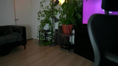 Snapshot of hendrixx89 chatting on 05-20-26, 06:41 DrixxTheGod online show from 05-20-26, 06:41