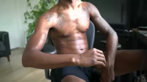 Snapshot of hendrixx89 chatting on 05-20-26, 06:47 DrixxTheGod online show from 05-20-26, 06:47