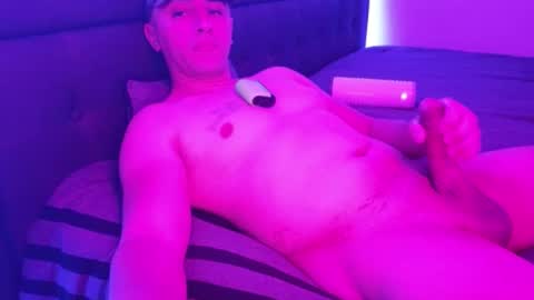 HENNIDRIP online show from 11-23-25, 04:34