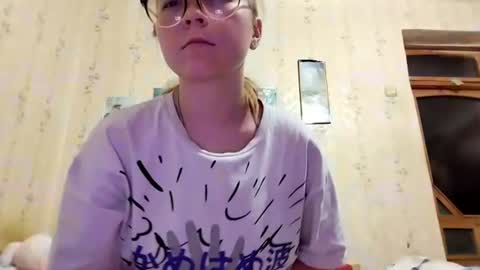 Leila online show from 07-21-26, 09:17