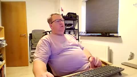 henrikrp1971 online show from 12-15-25, 10:19