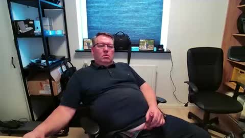 Snapshot of henrikrp1971 chatting on 04-16-26, 12:28 henrikrp1971 online show from 04-16-26, 12:28