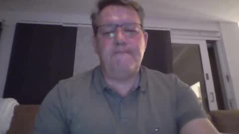 Snapshot of henrikrp1971 chatting on 05-19-26, 11:33 henrikrp1971 online show from 05-19-26, 11:33